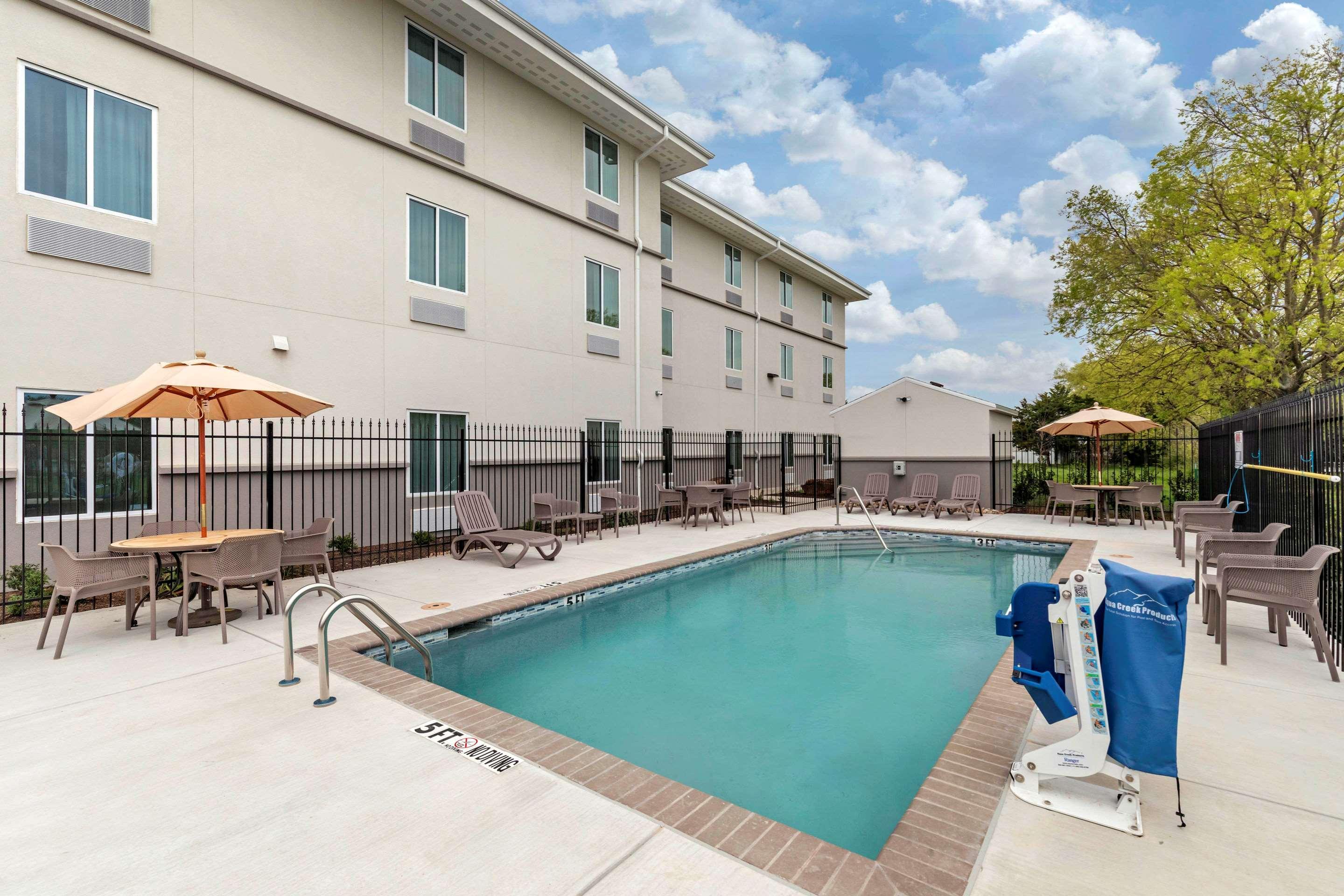 Mainstay Suites Lancaster Dallas South מראה חיצוני תמונה